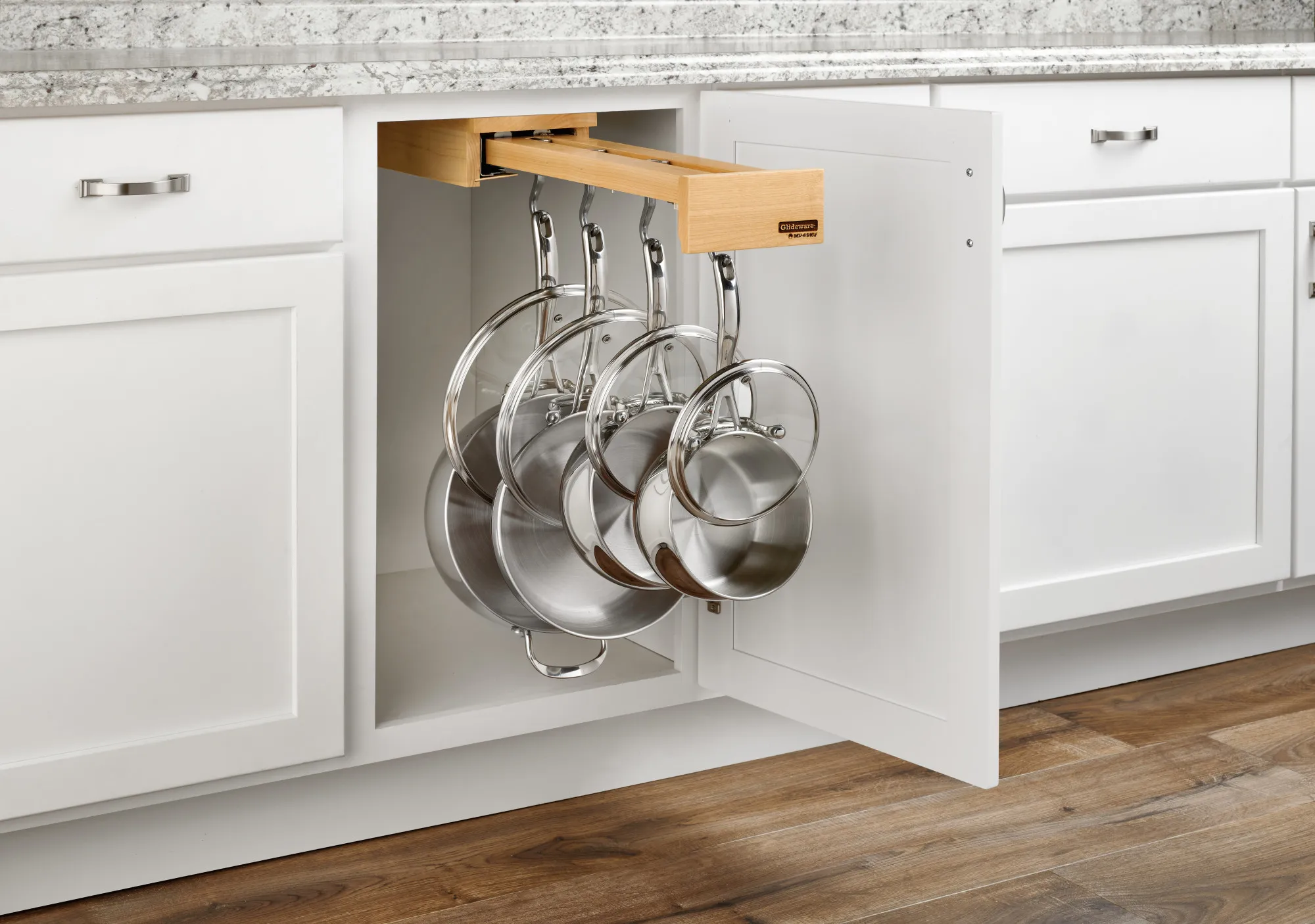 Glideware(TM) Pullout